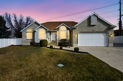Tiny photo for 991 E MEREWOOD CT, Sandy, UT 84094 (MLS # 2133507)