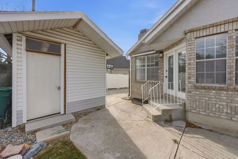 Tiny photo for 991 E MEREWOOD CT, Sandy, UT 84094 (MLS # 2133507)