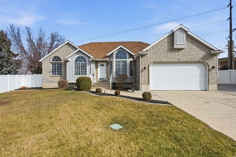 Photo of 991 E MEREWOOD CT, Sandy, UT 84094 (MLS # 2133507)