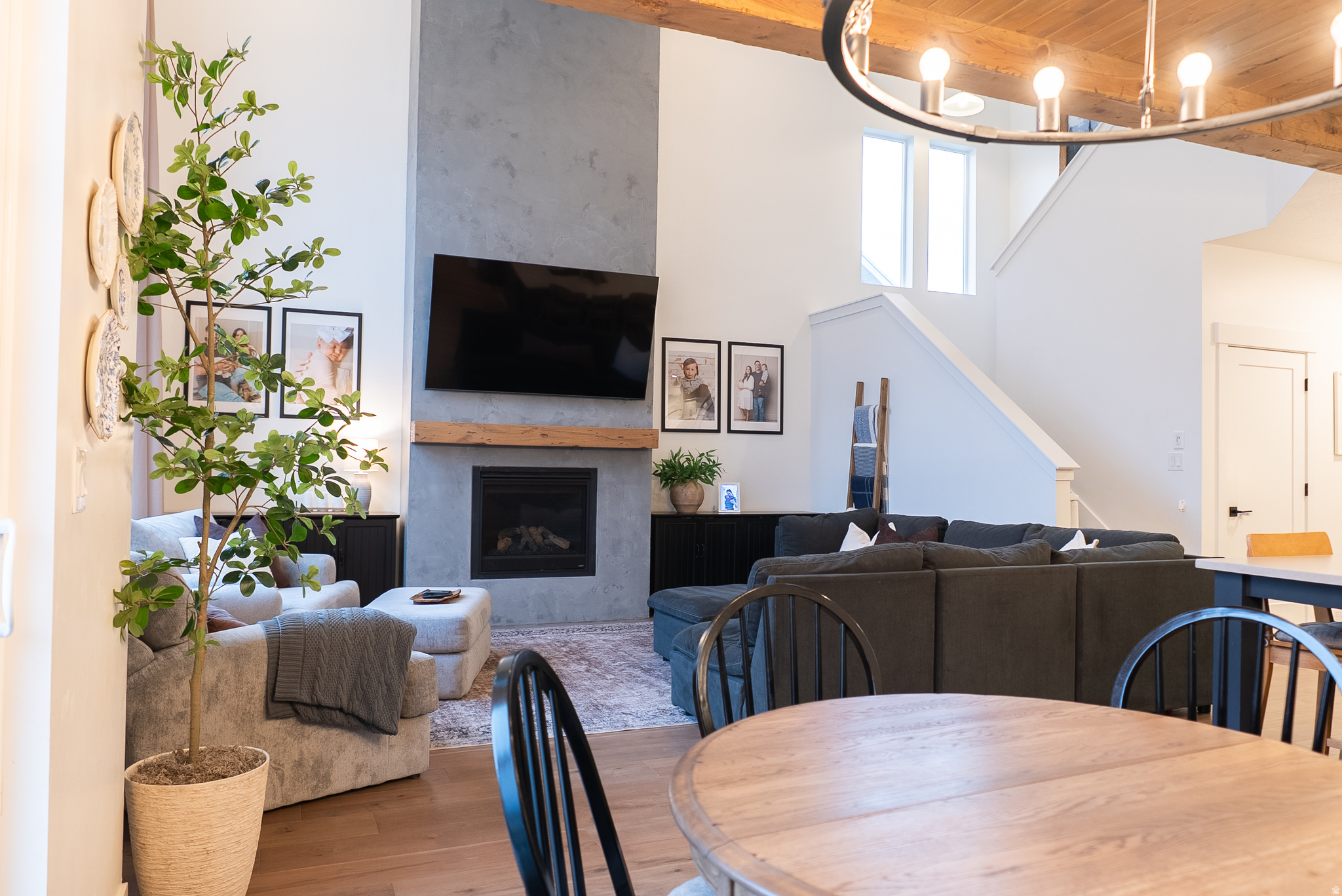 QUAILHILL - Residential