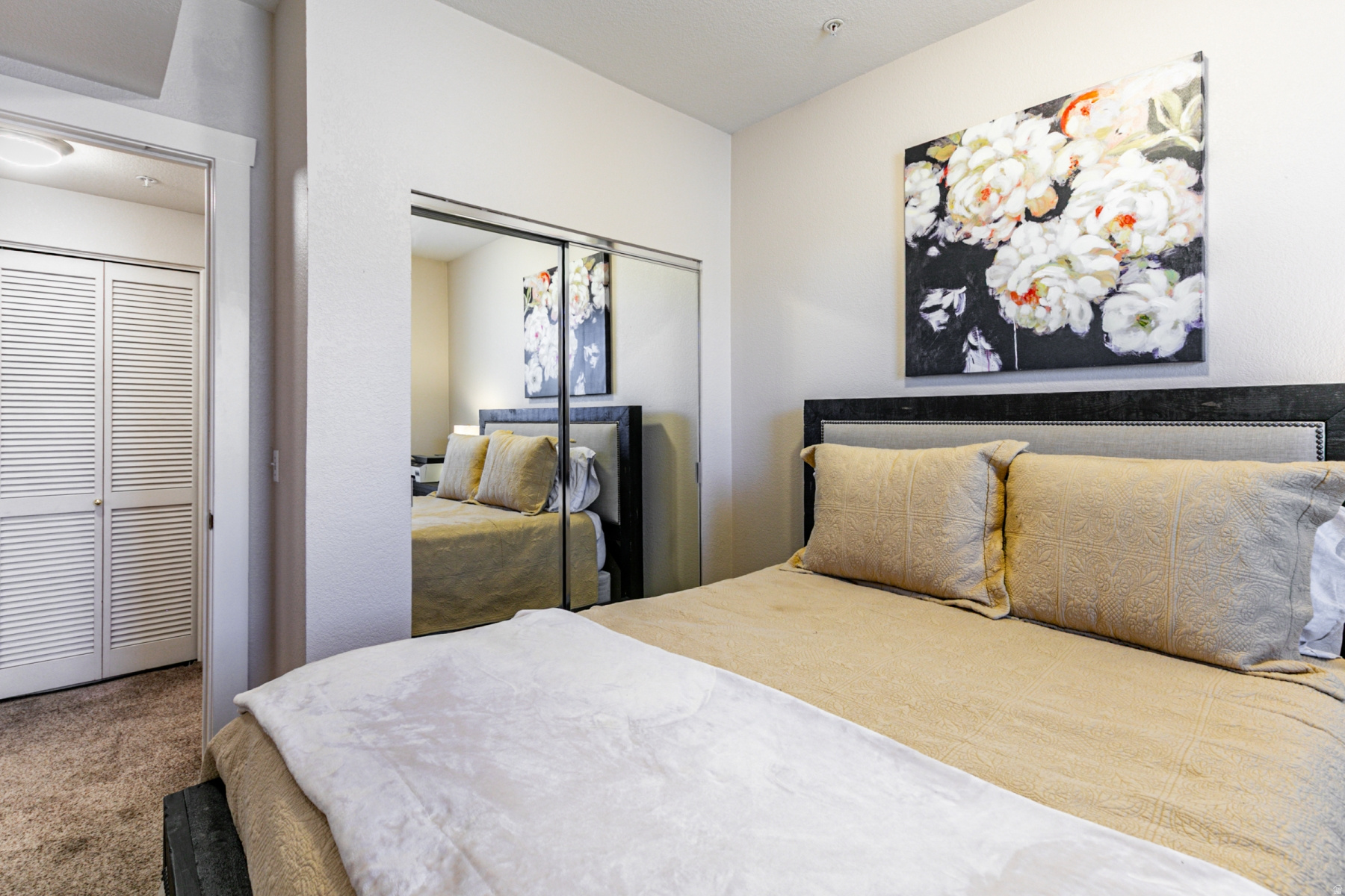 PINEBROOK POINTE CONDOMINIUMS - Residential Lease