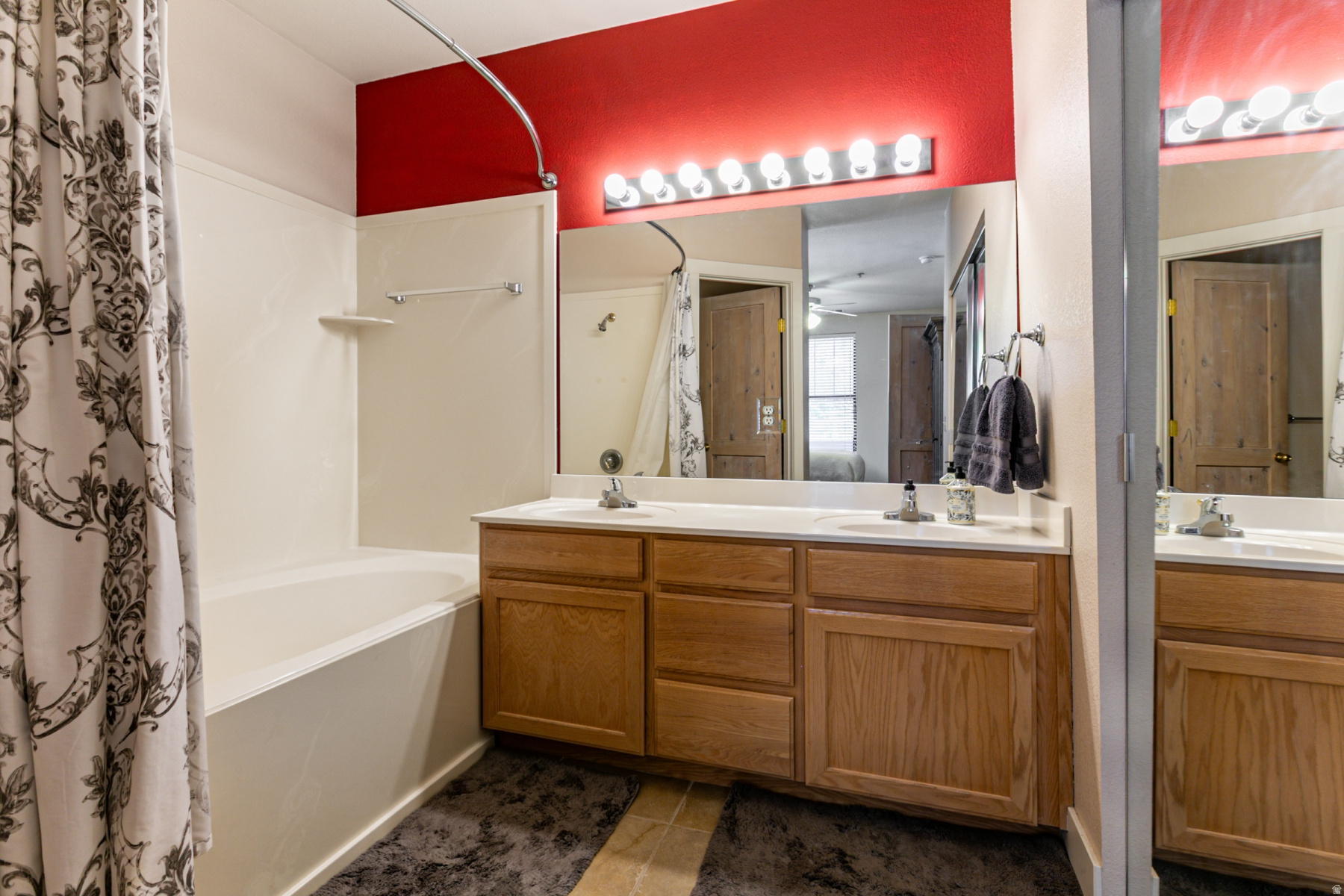 PINEBROOK POINTE CONDOMINIUMS - Residential Lease