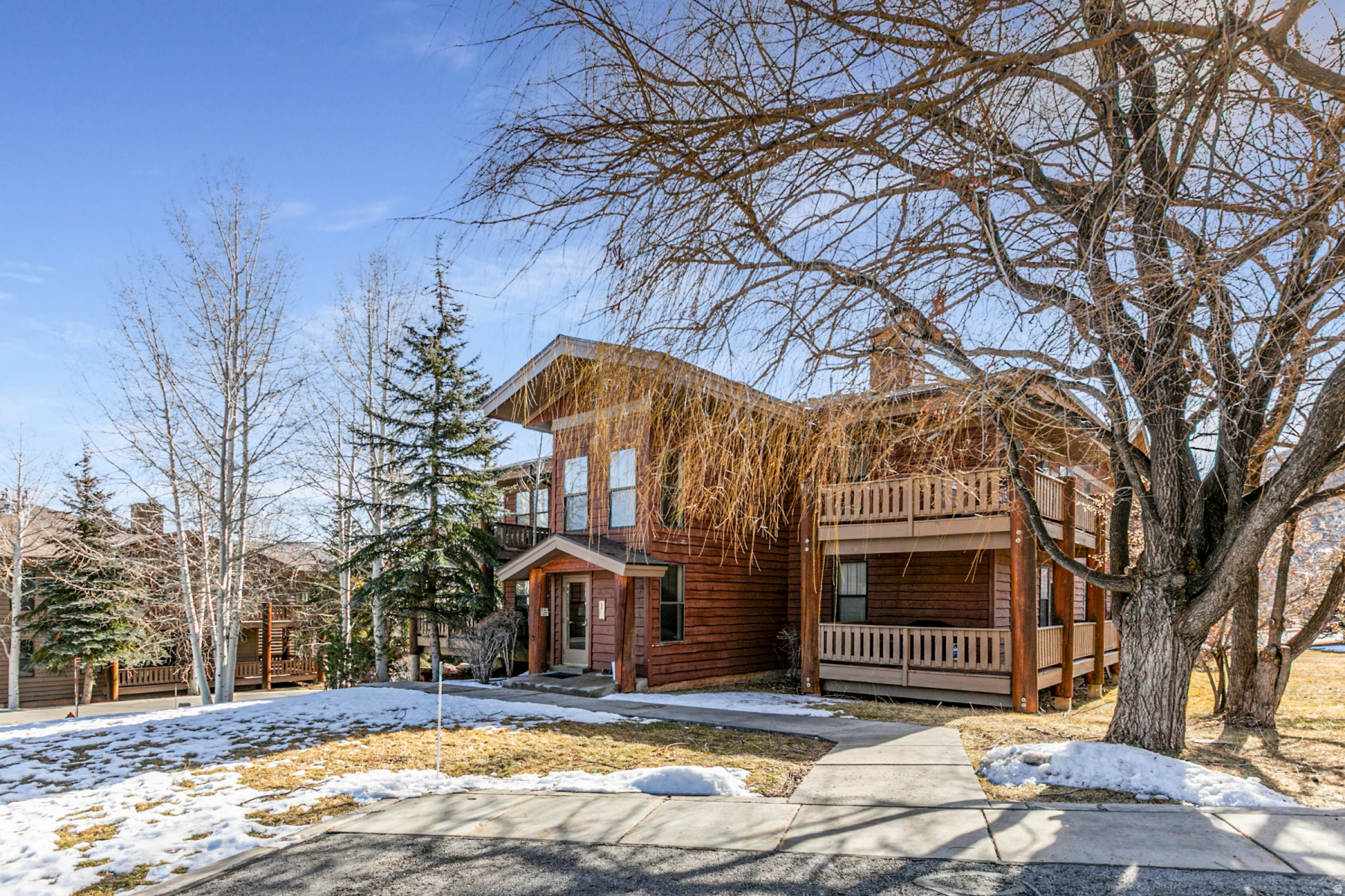 PINEBROOK POINTE CONDOMINIUMS - Residential Lease