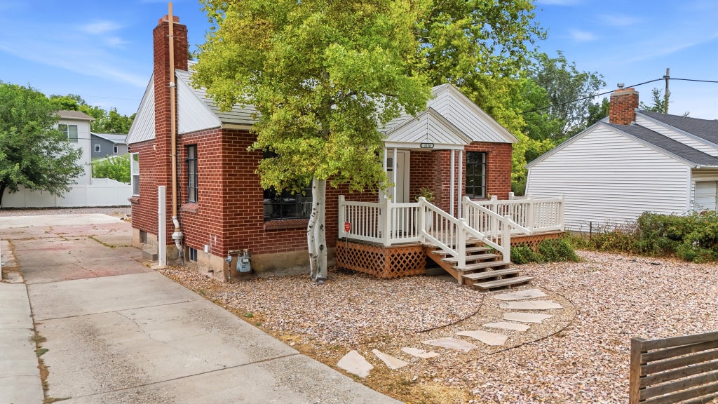 Photo of 1134 E LORRAINE DR S, Salt Lake City, UT 84106 (MLS # 2178830)