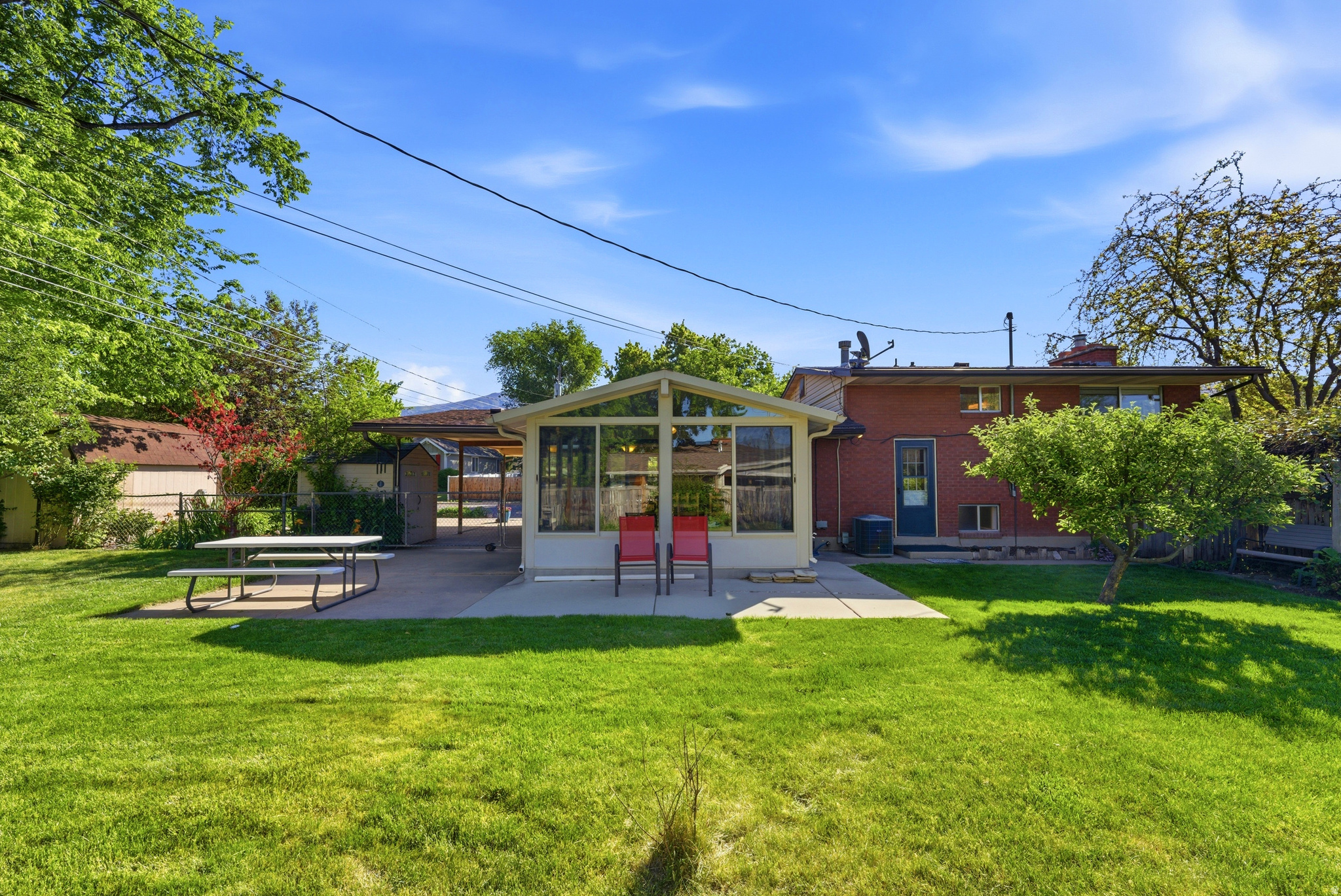 HAPPY HOMES - Residential