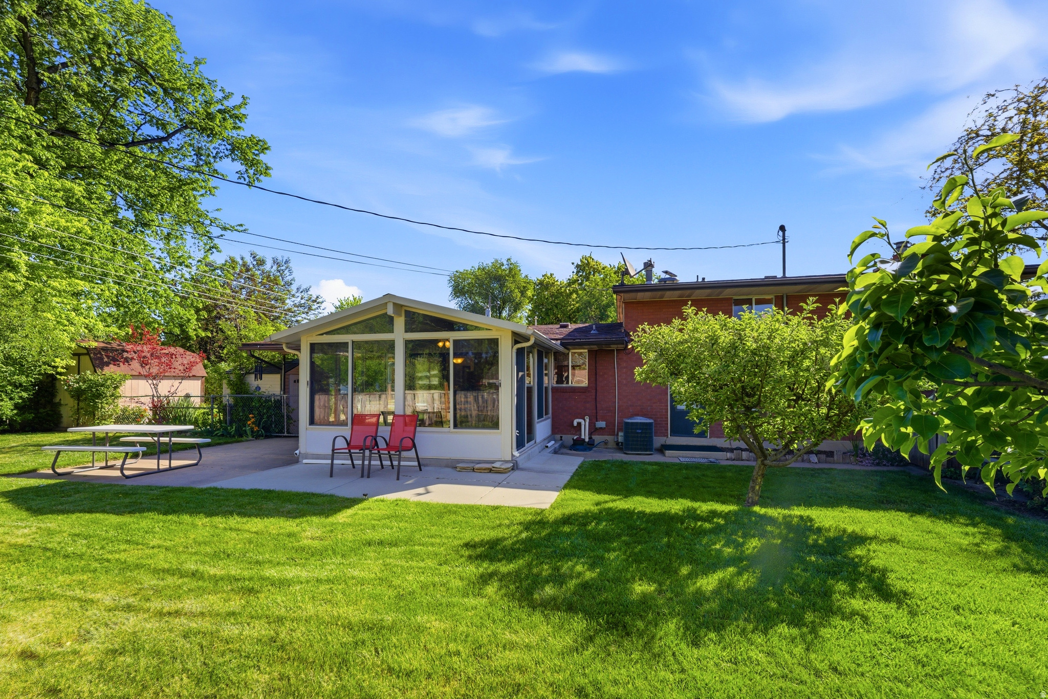HAPPY HOMES - Residential