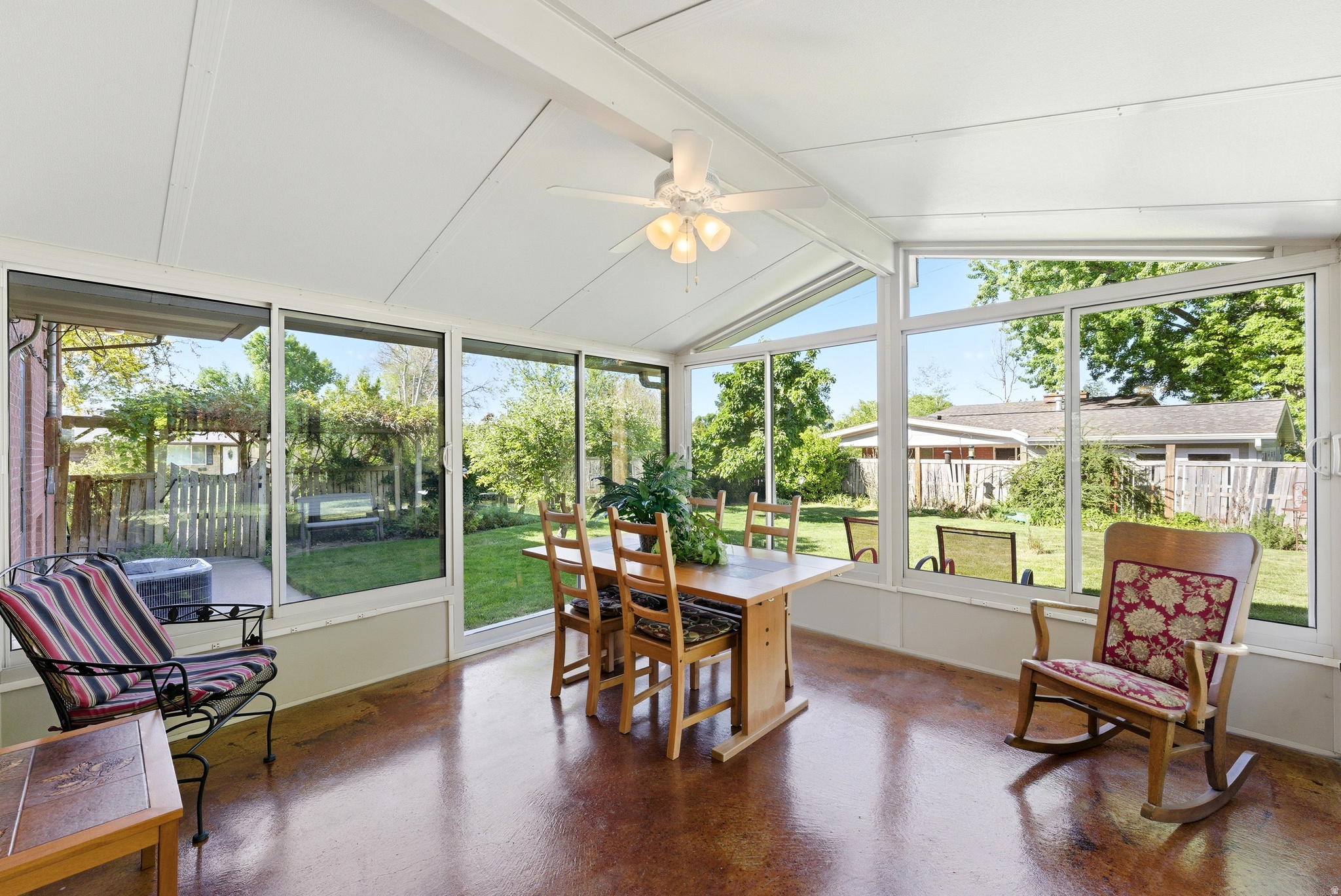 HAPPY HOMES - Residential