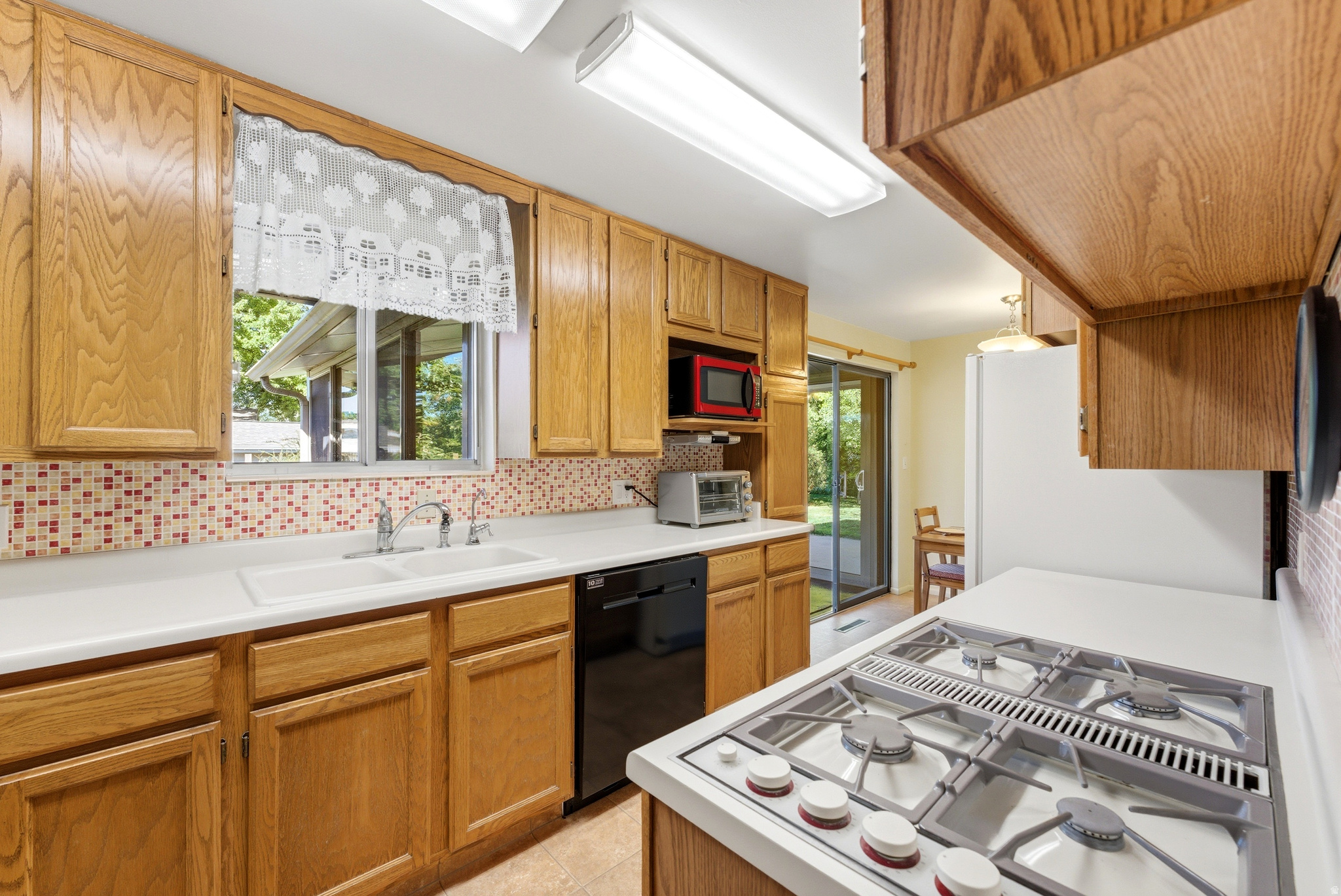 HAPPY HOMES - Residential