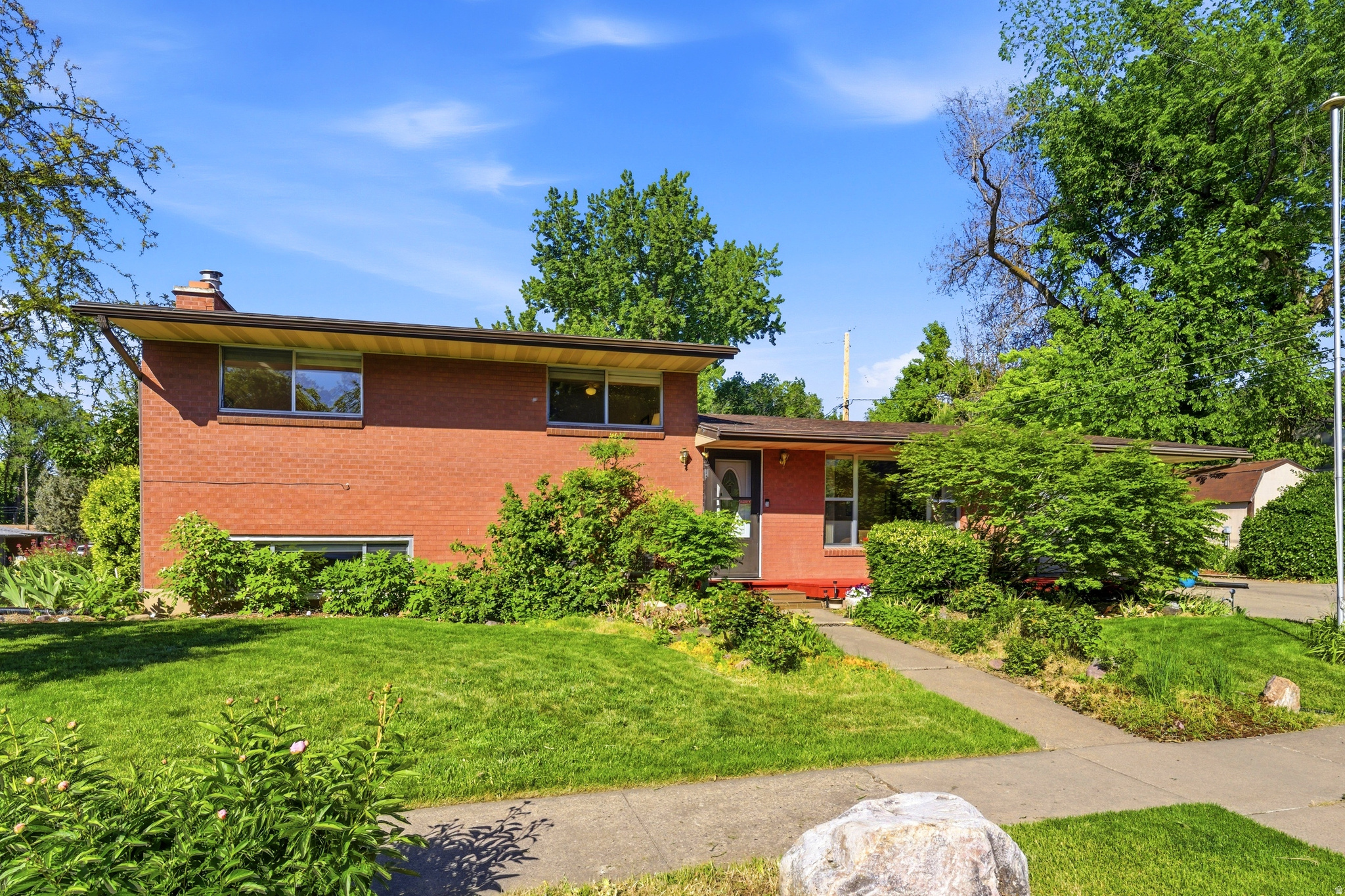 HAPPY HOMES - Residential