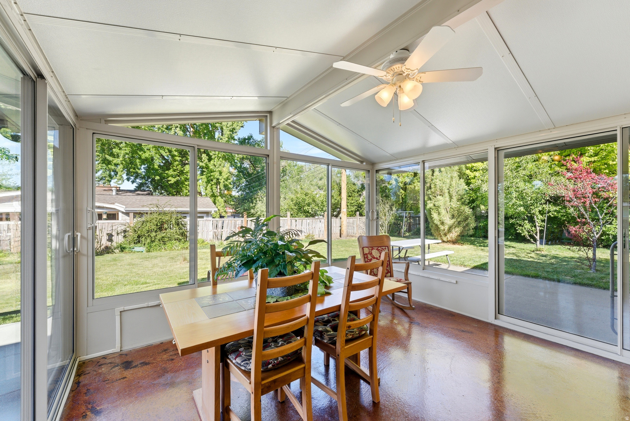 HAPPY HOMES - Residential