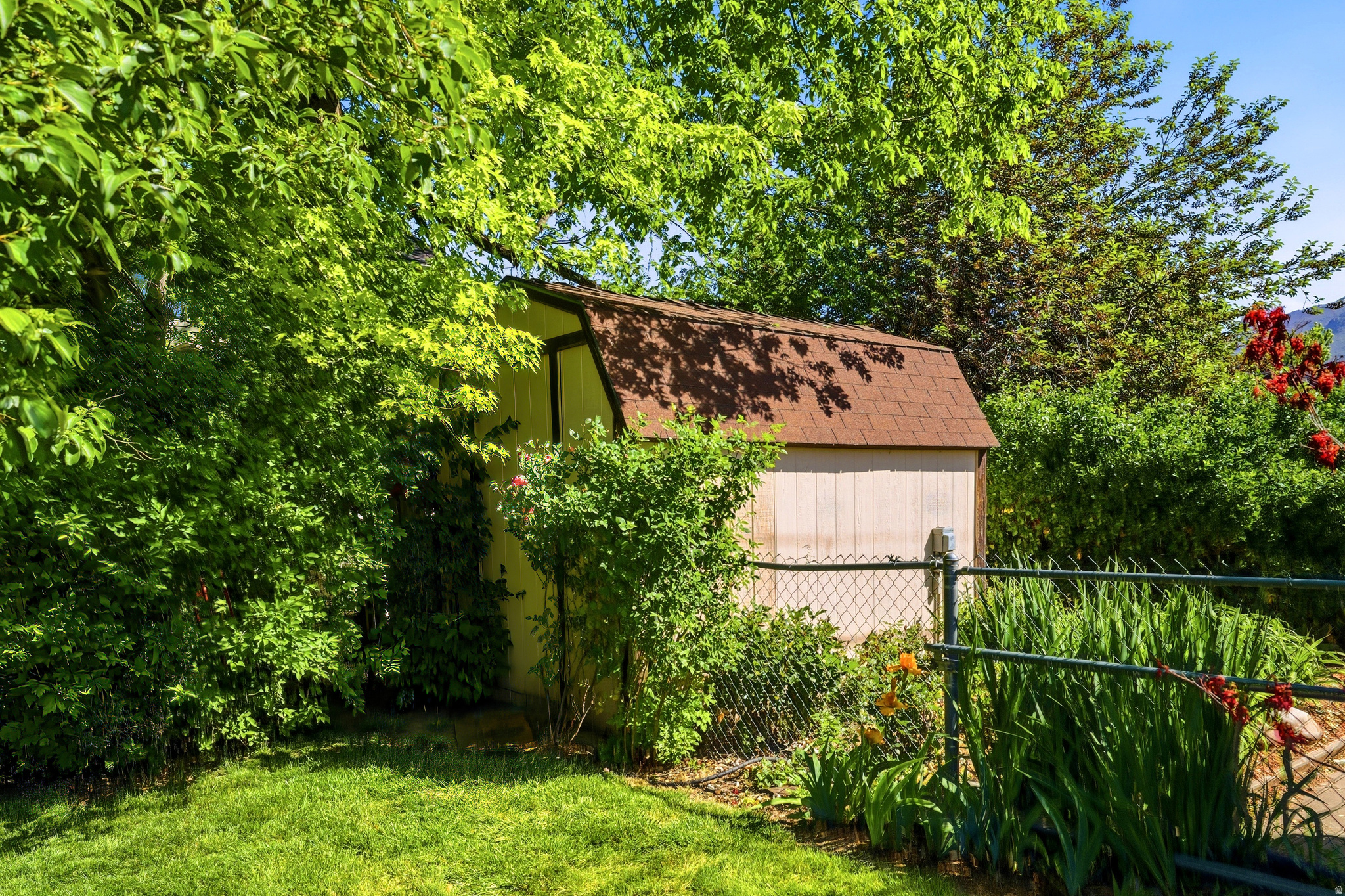 HAPPY HOMES - Residential
