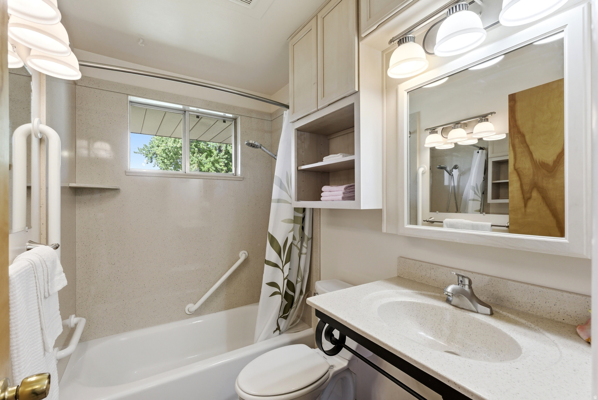 HAPPY HOMES - Residential