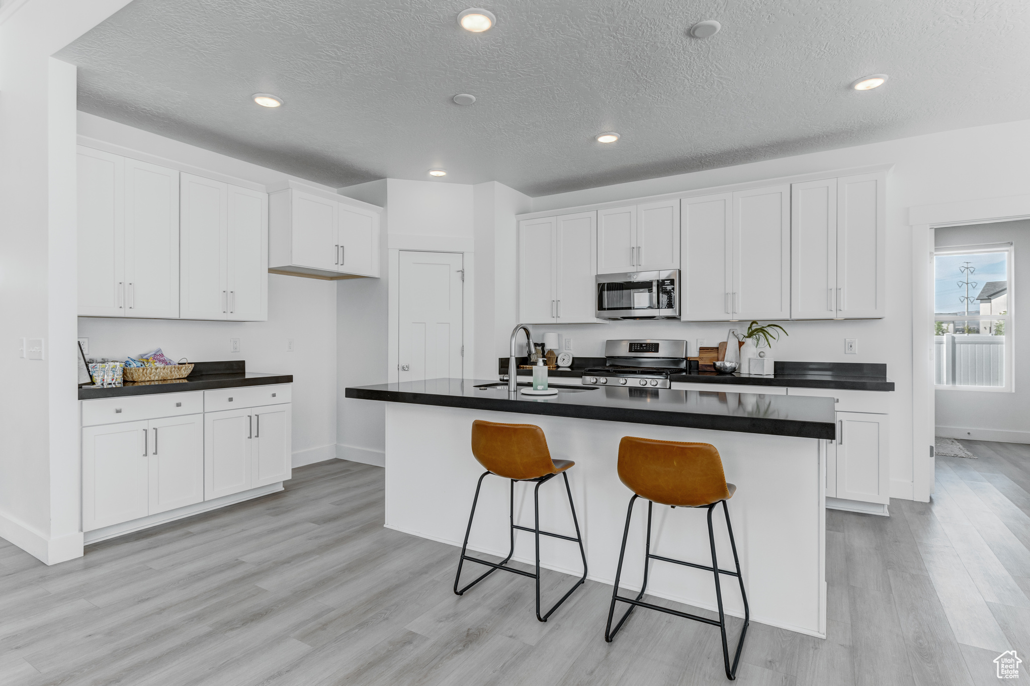 LAKESHORE LANDING - Residential