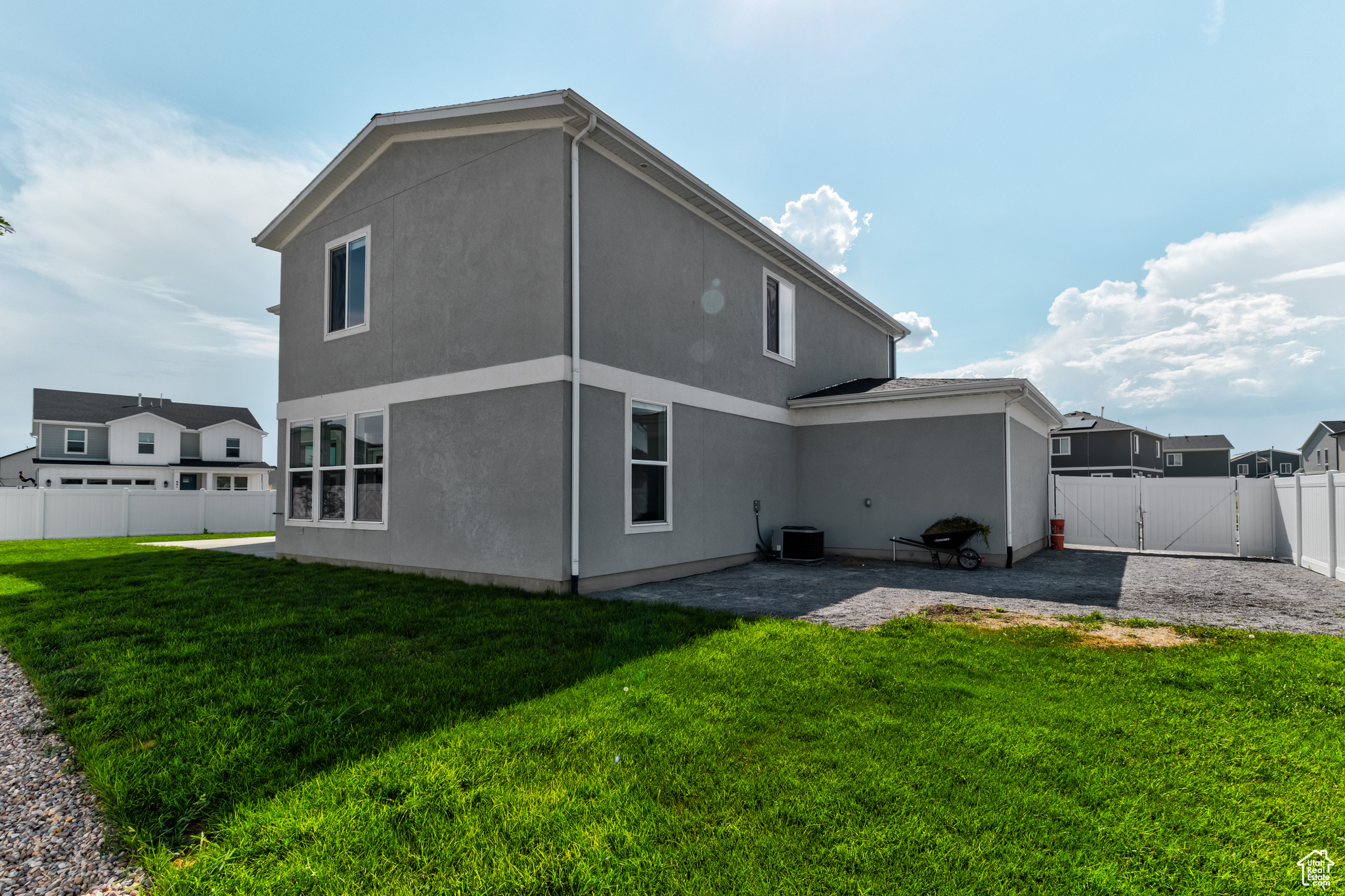 LAKESHORE LANDING - Residential