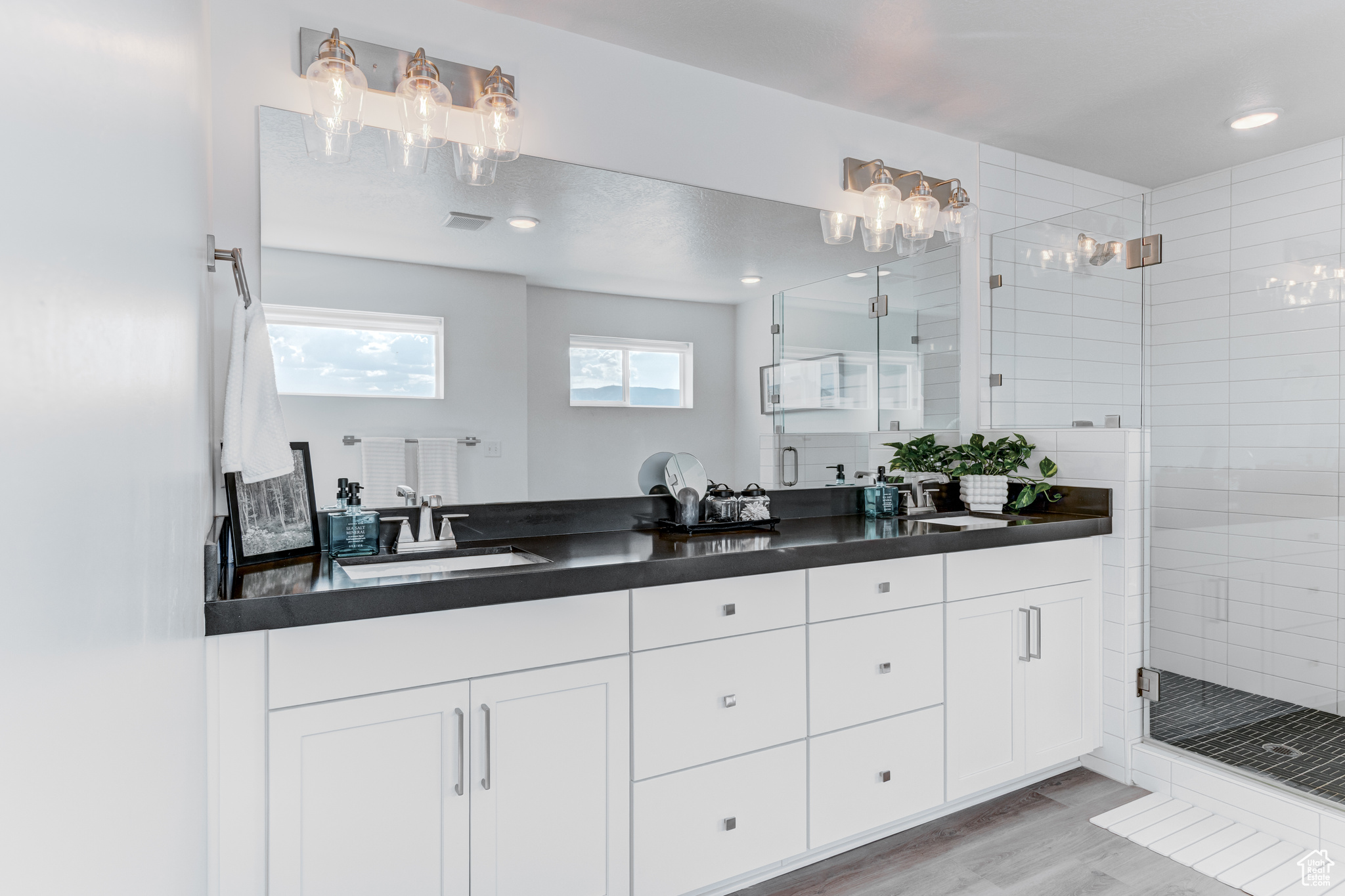 LAKESHORE LANDING - Residential