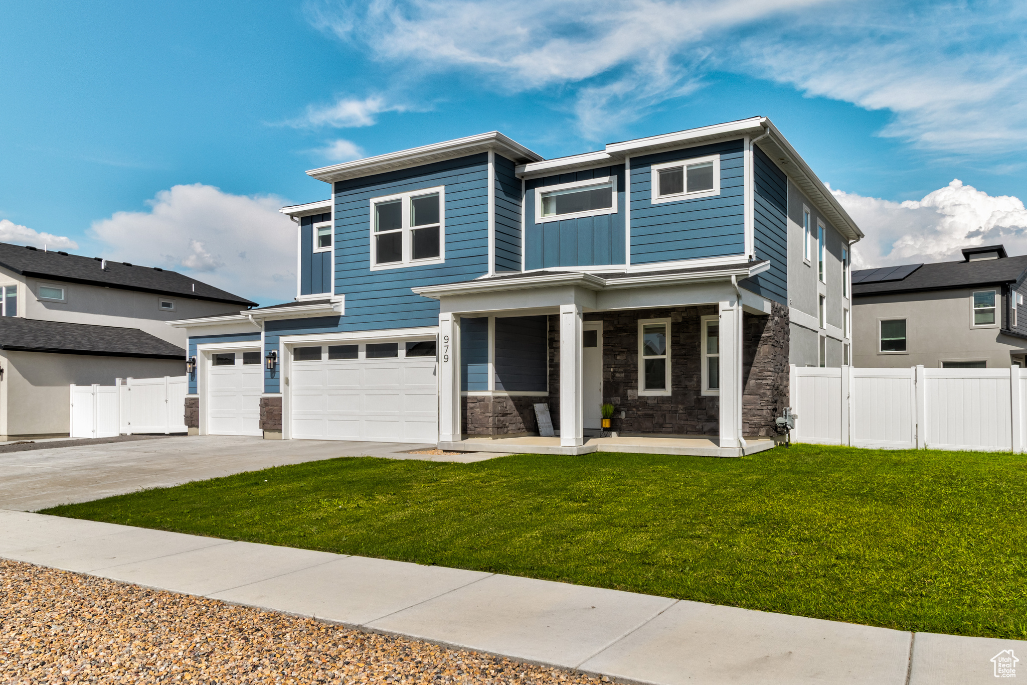 LAKESHORE LANDING - Residential