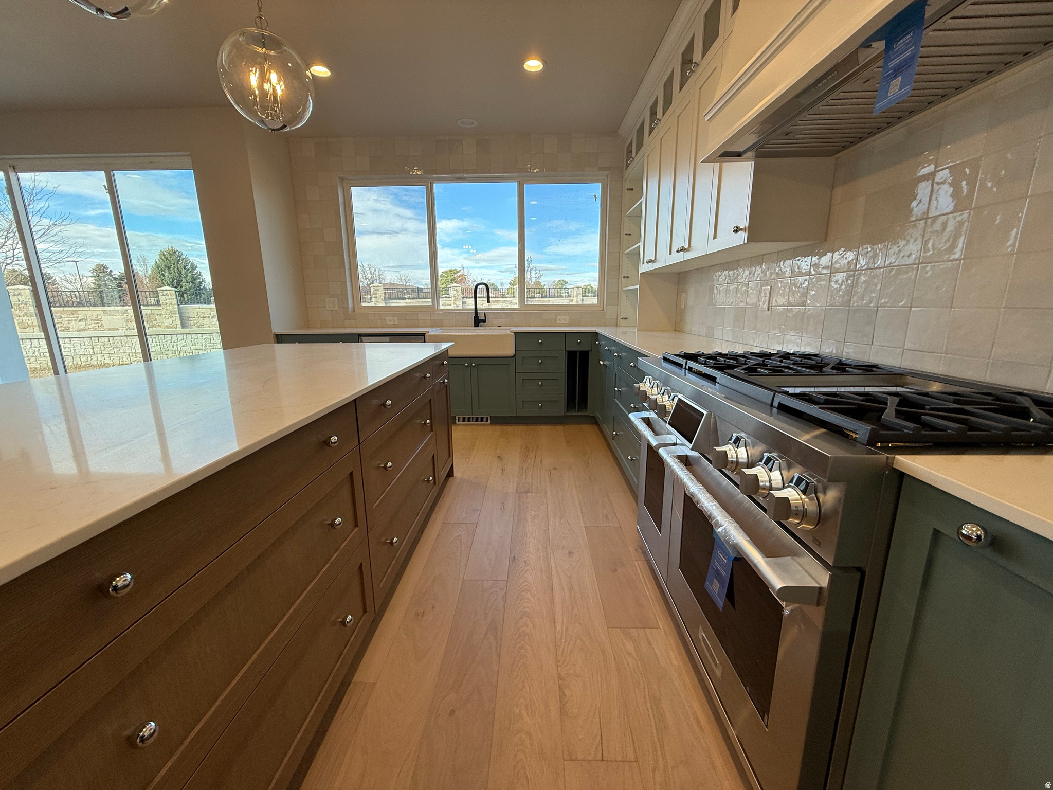 AUTUMN CREST - Residential