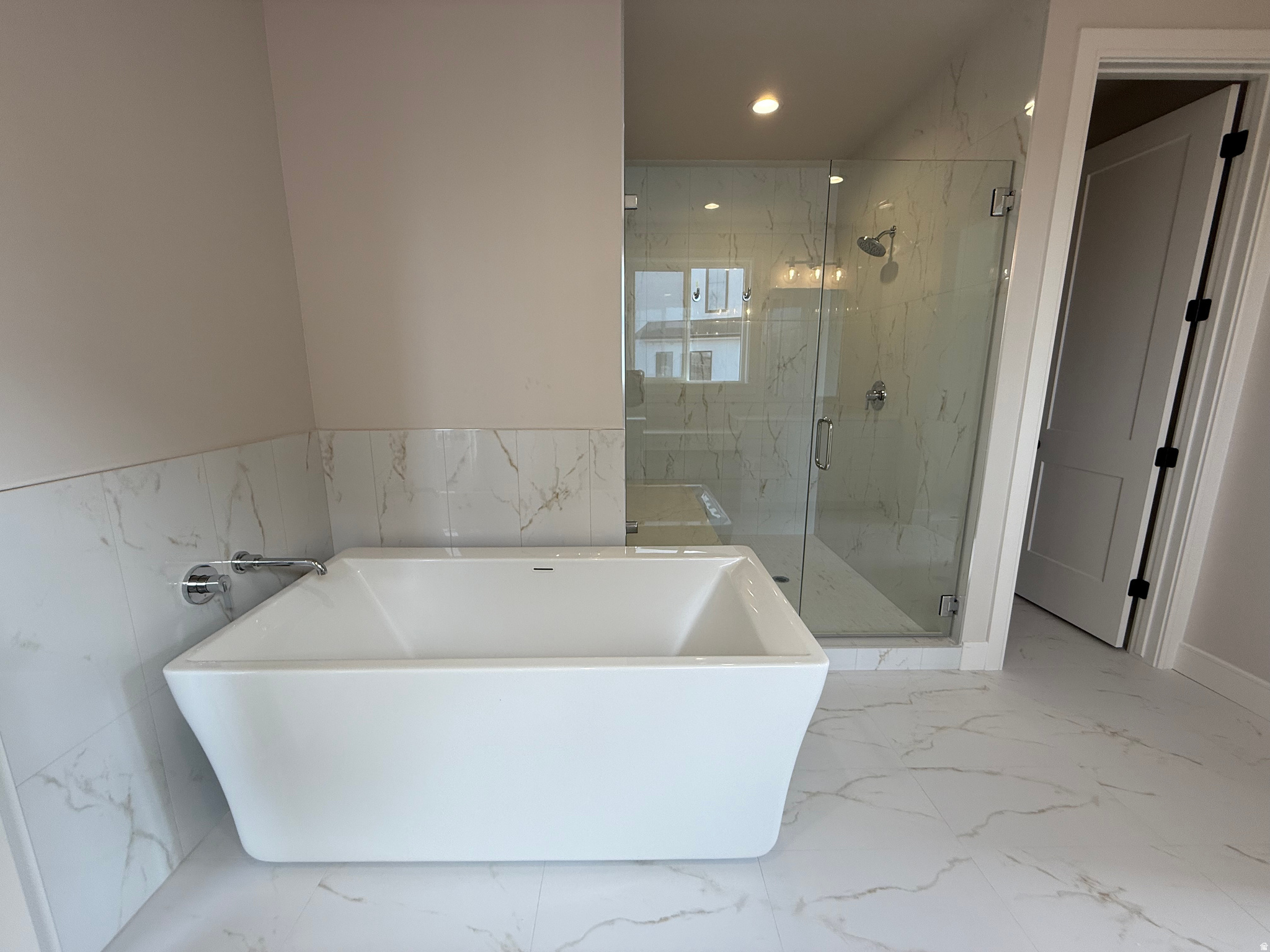 AUTUMN CREST - Residential