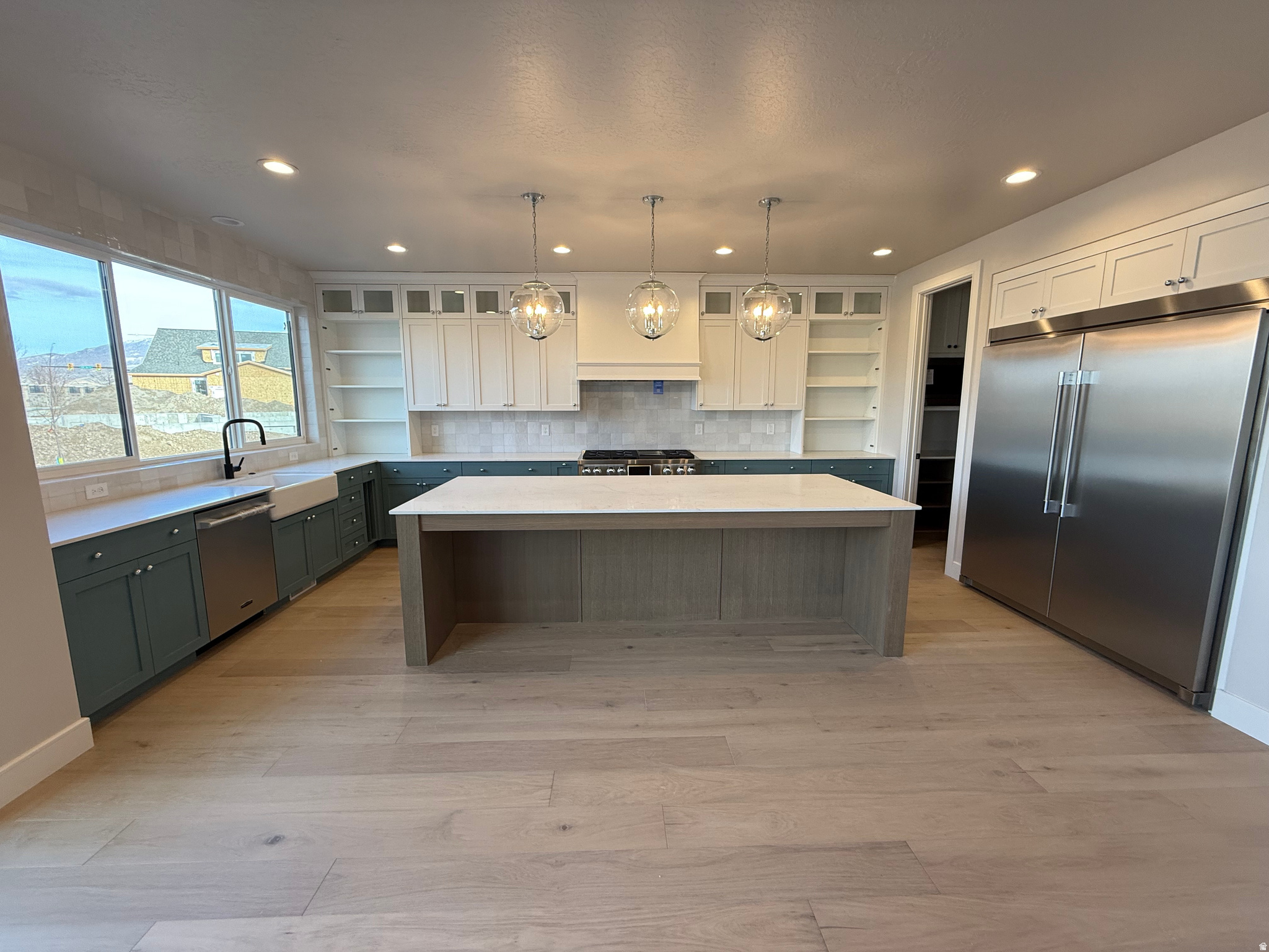 AUTUMN CREST - Residential