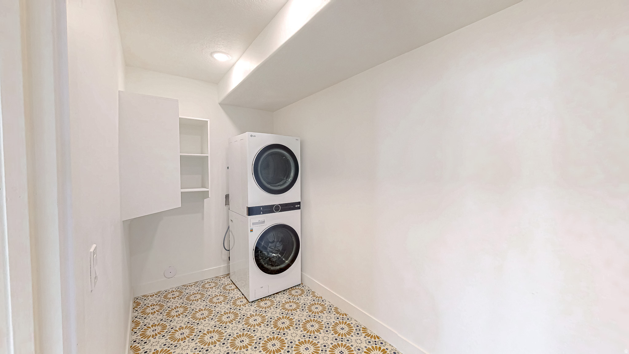 HAMPTON AT WATERS EDGE - Residential