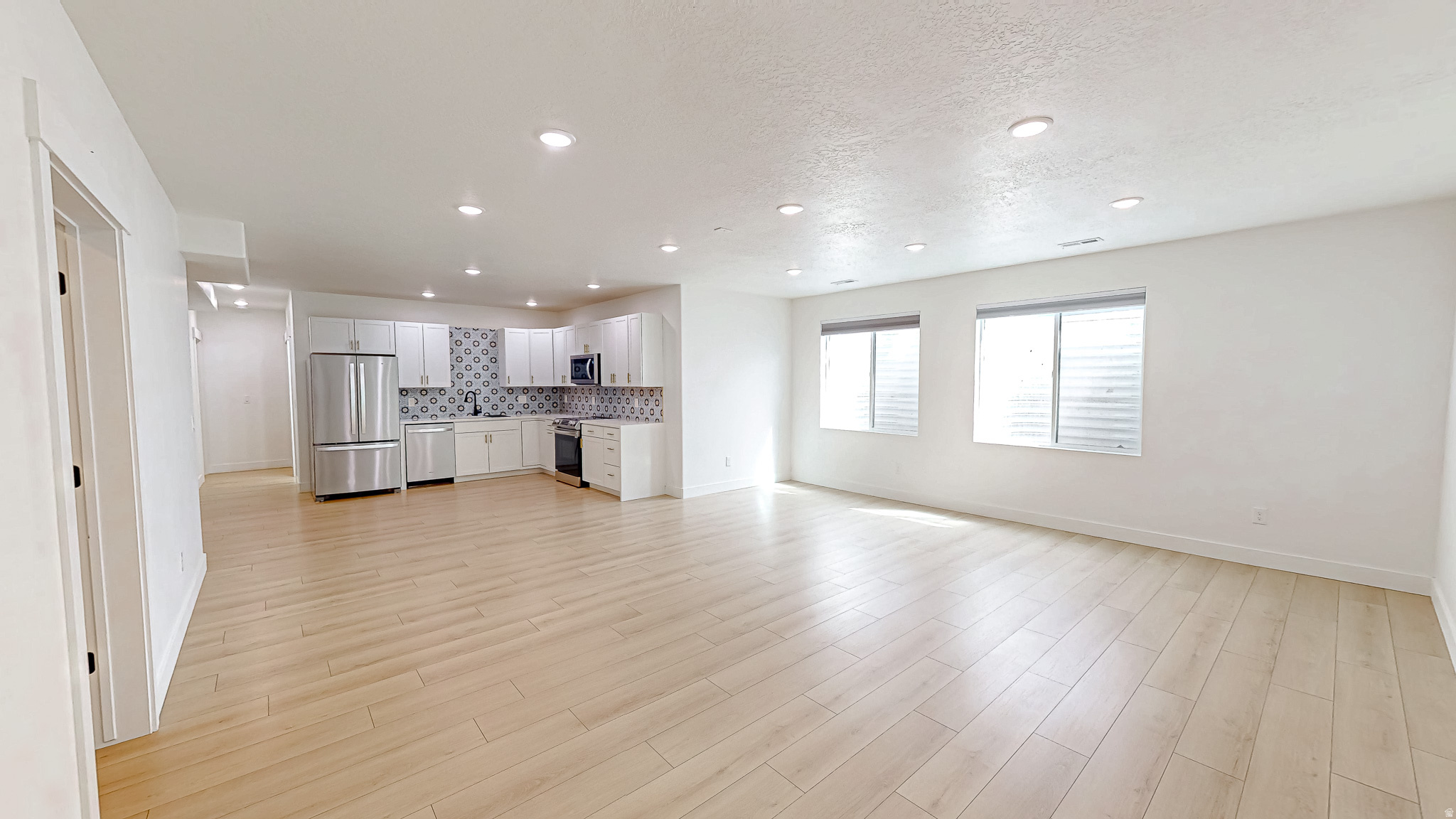 HAMPTON AT WATERS EDGE - Residential