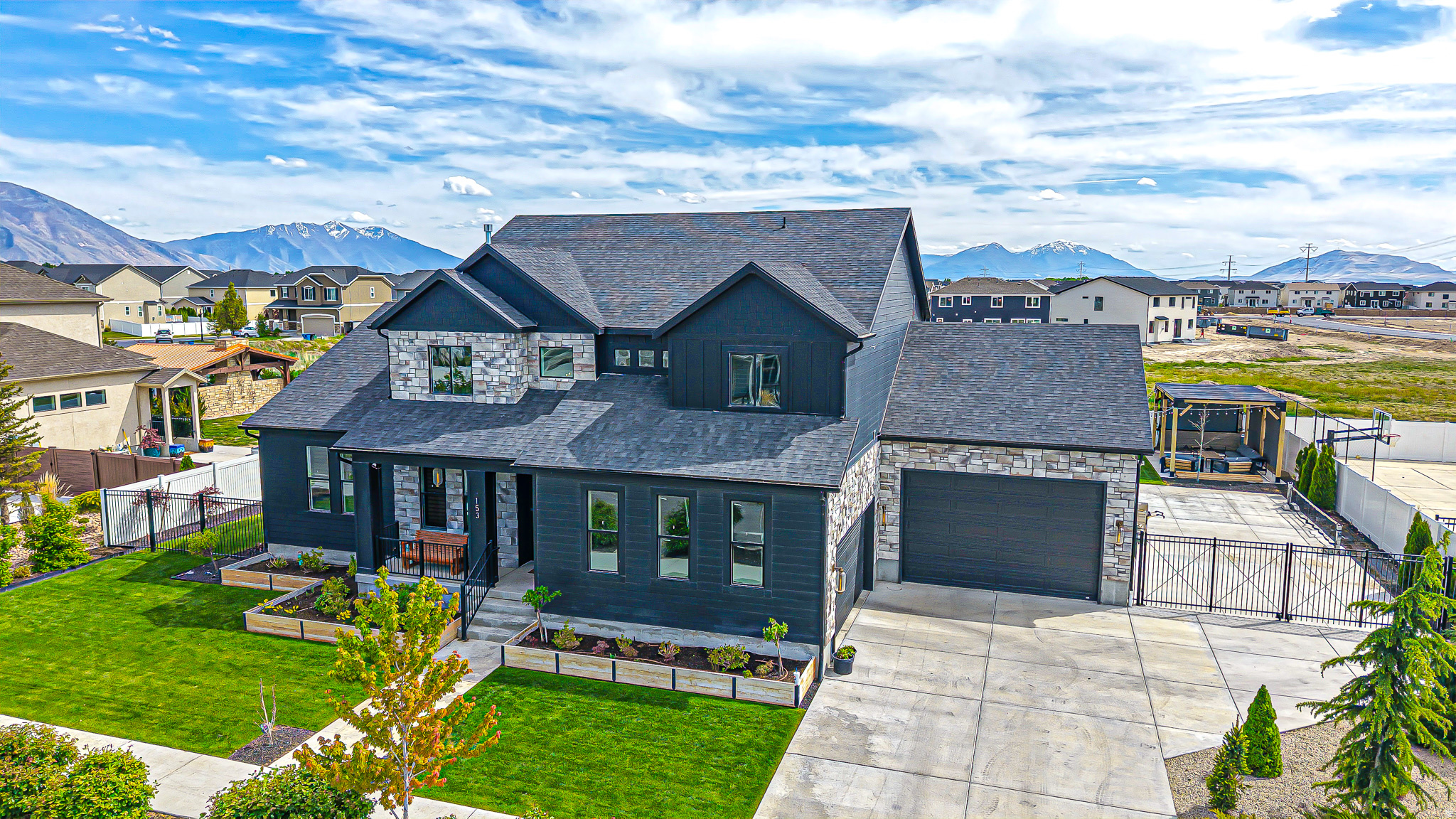 HAMPTON AT WATERS EDGE - Residential