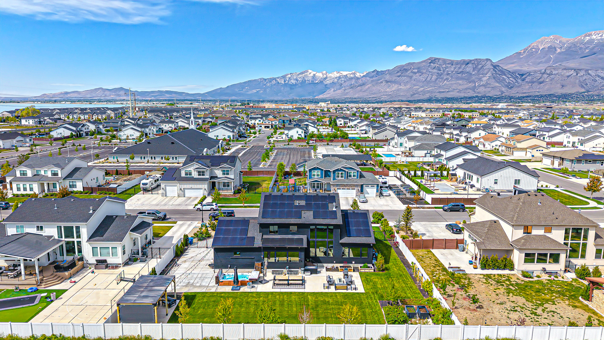 HAMPTON AT WATERS EDGE - Residential