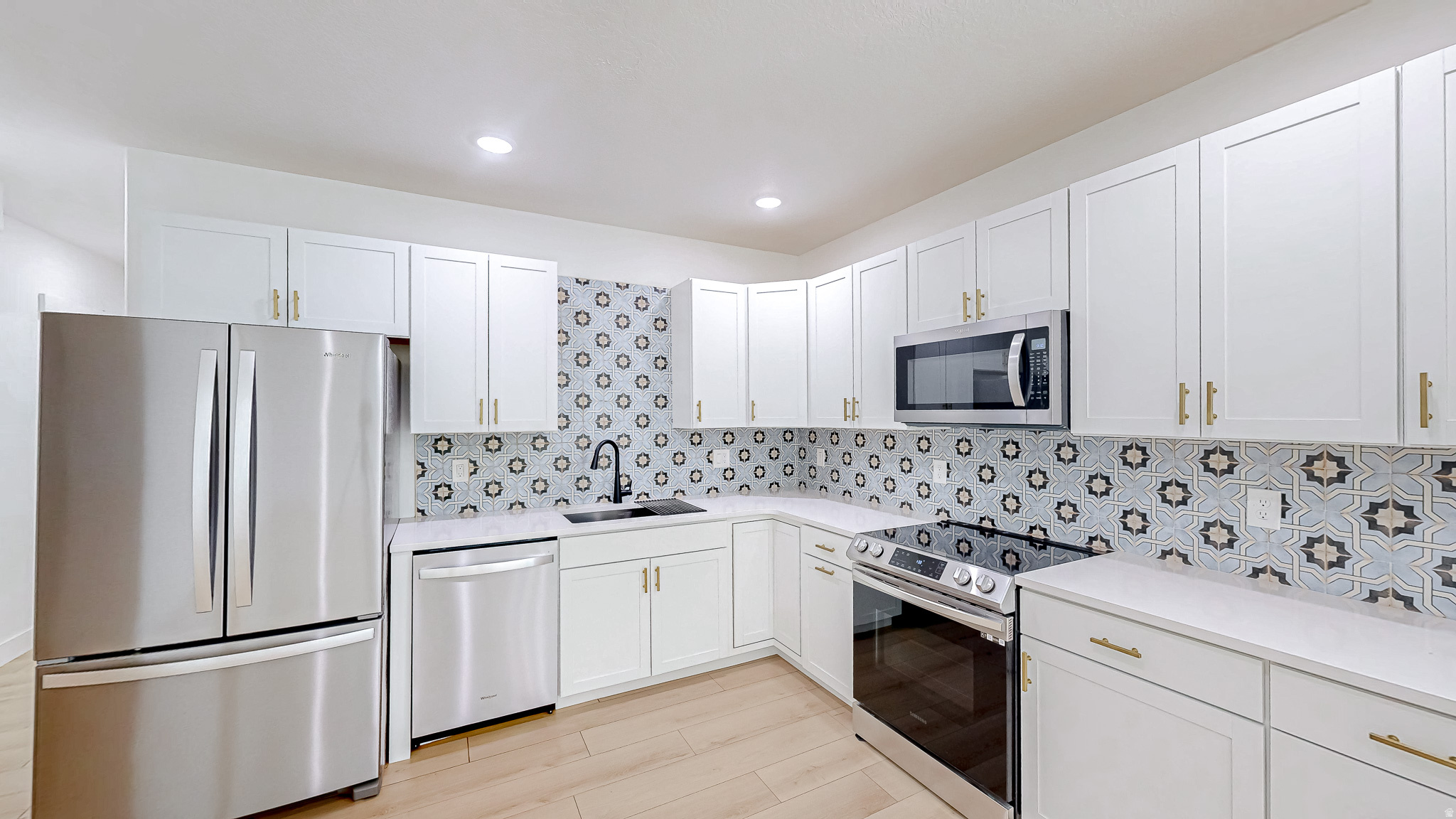 HAMPTON AT WATERS EDGE - Residential