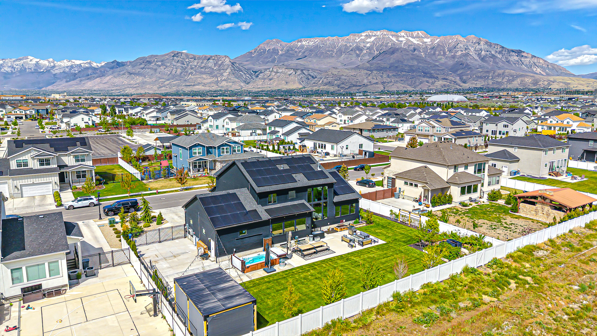 HAMPTON AT WATERS EDGE - Residential