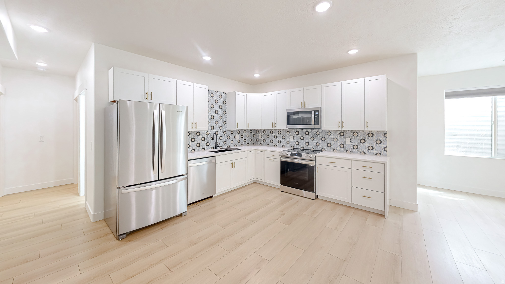 HAMPTON AT WATERS EDGE - Residential