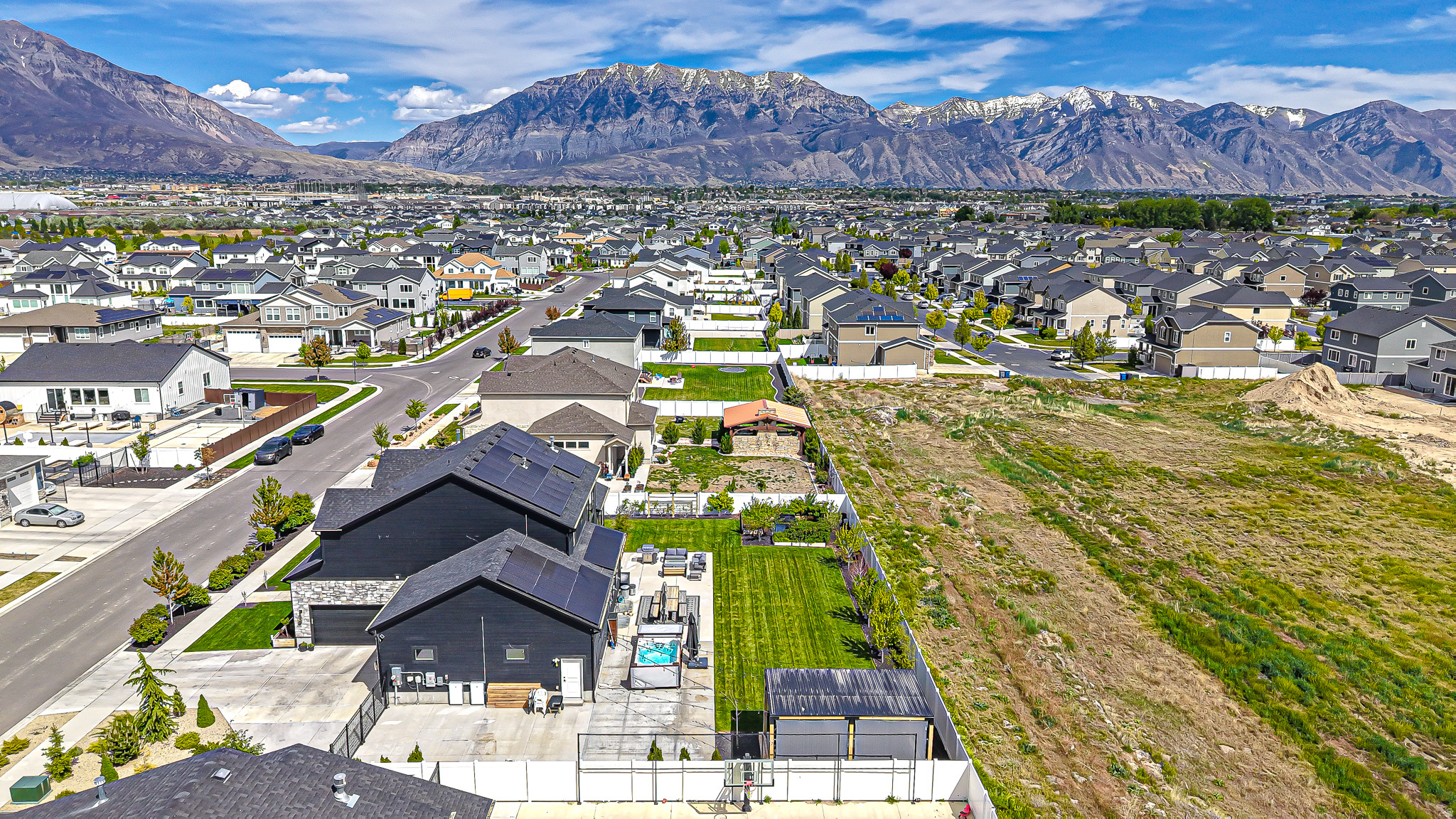 HAMPTON AT WATERS EDGE - Residential