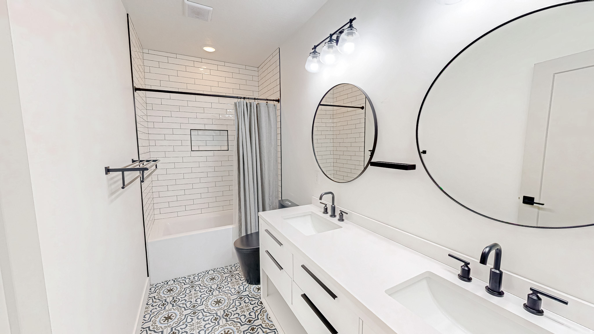 HAMPTON AT WATERS EDGE - Residential