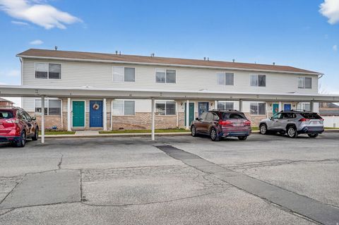 Tiny photo for 422 E 2050 N #5C, North Ogden, UT 84414 (MLS # 2137959)