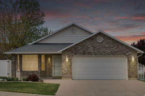 Photo of 5145 S 350 E, Washington Terrace, UT 84405 (MLS # 2150568)