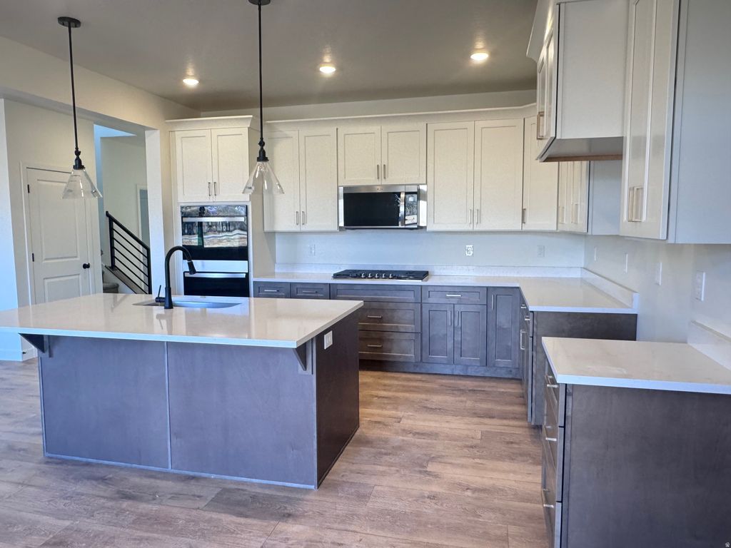 Photo of 964 W MOTOR VU DR #215, Riverdale, UT 84405 (MLS # 2156063)