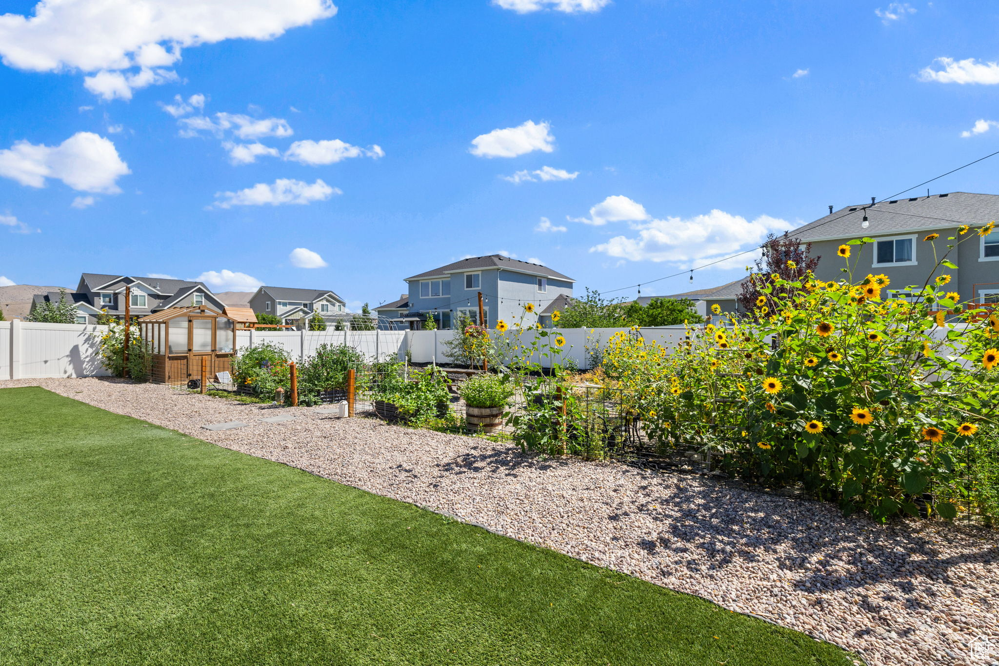 SUNSET RIDGE - Residential