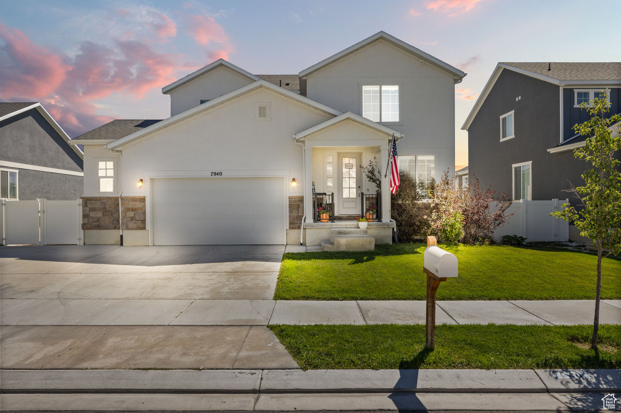 SUNSET RIDGE - Residential