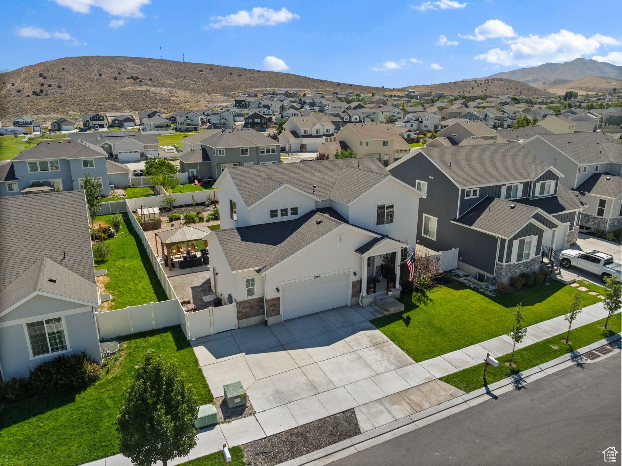 SUNSET RIDGE - Residential