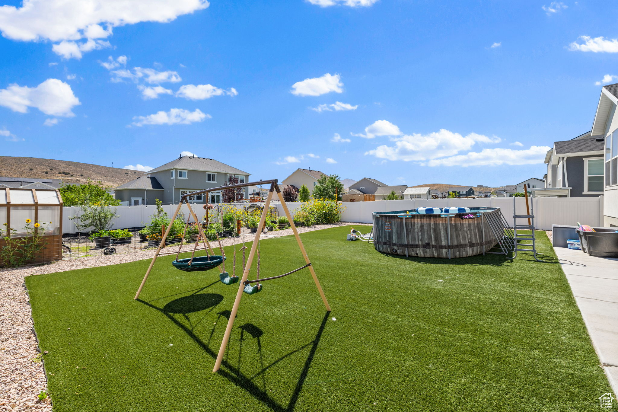 SUNSET RIDGE - Residential