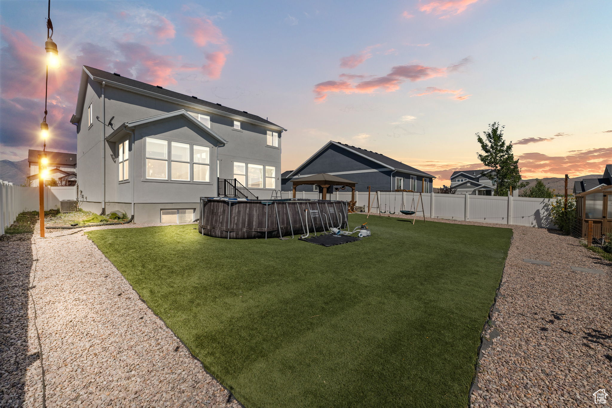 SUNSET RIDGE - Residential