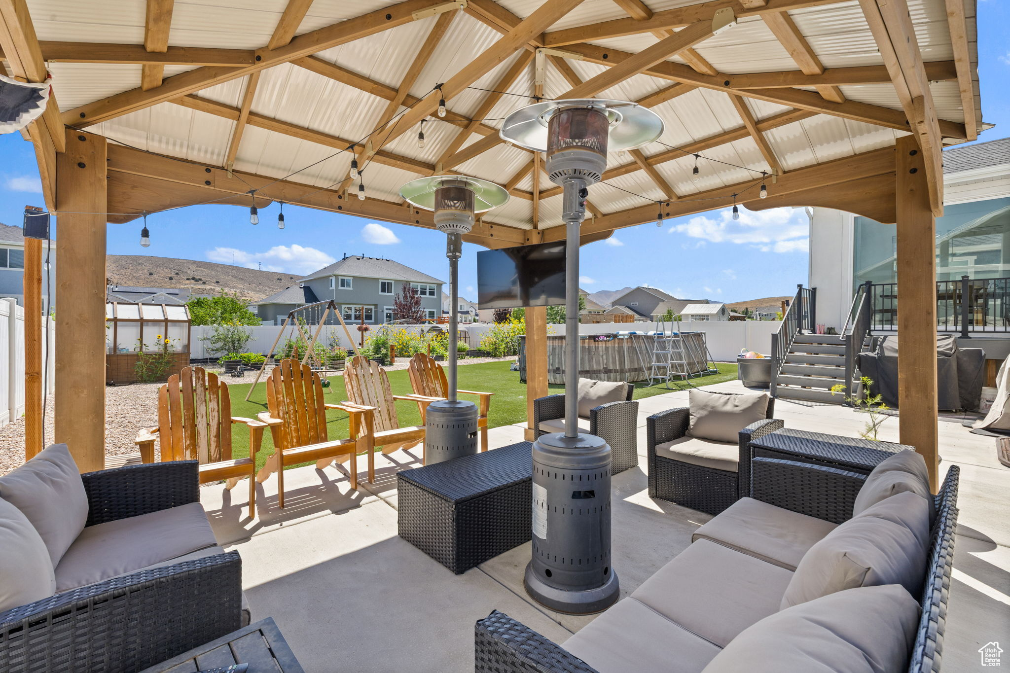 SUNSET RIDGE - Residential