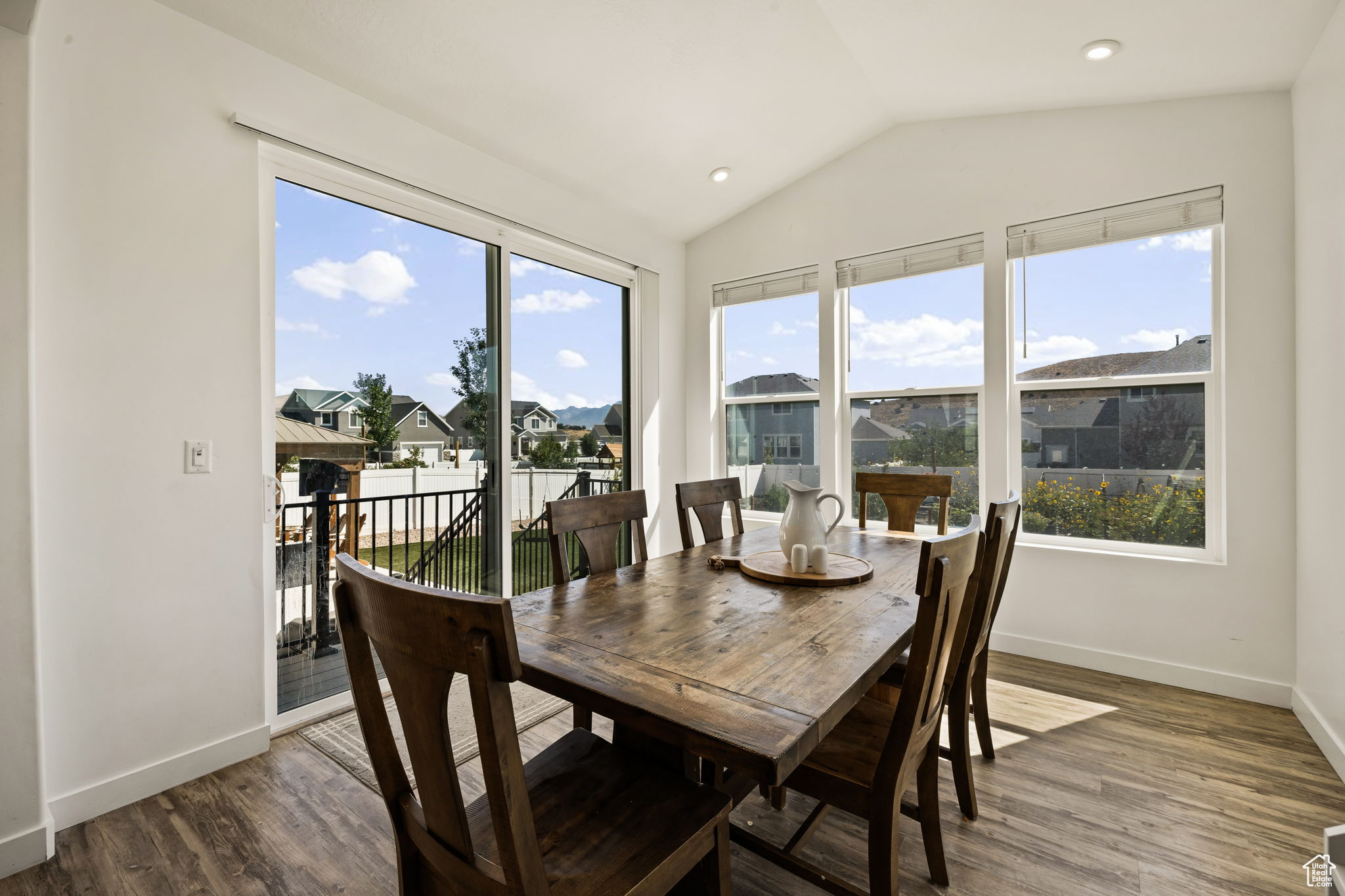 SUNSET RIDGE - Residential