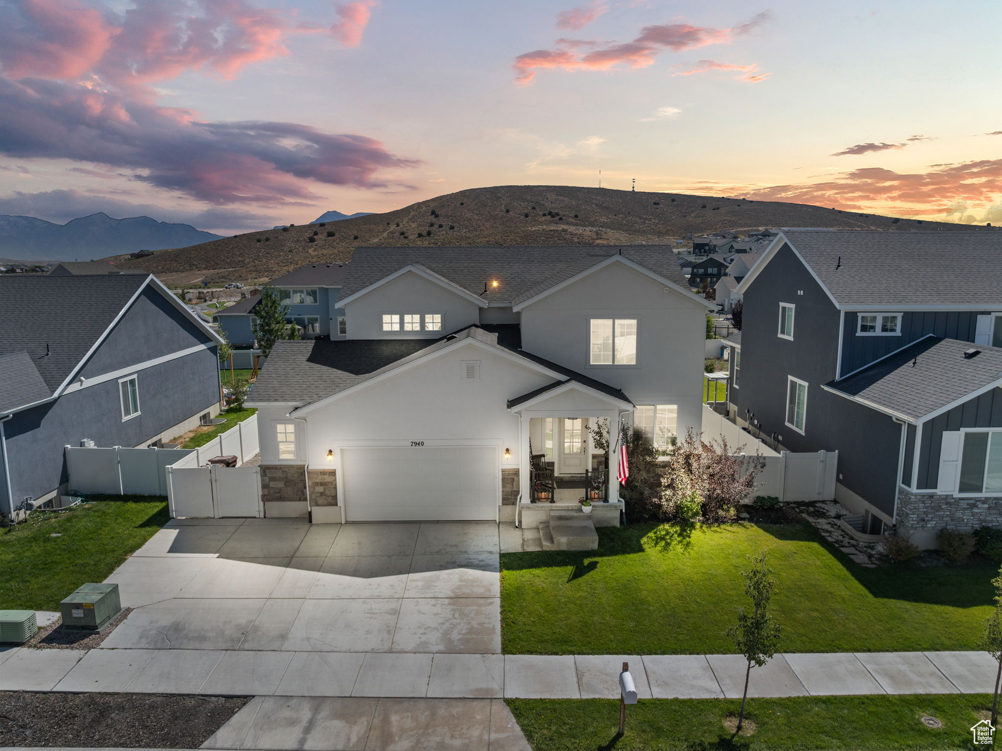 SUNSET RIDGE - Residential