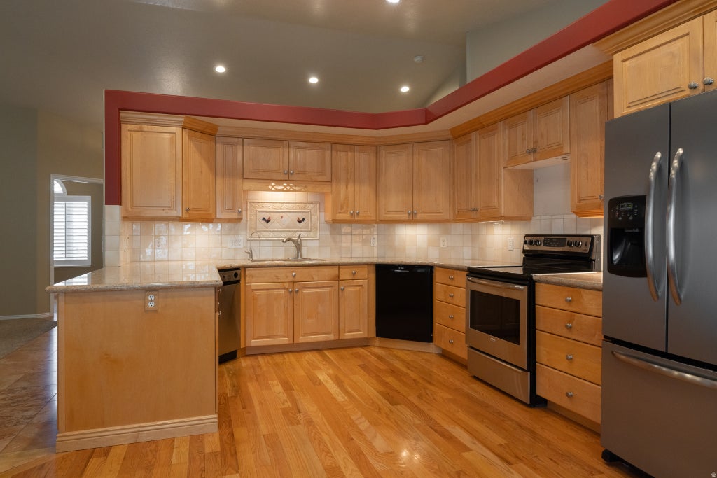 Photo of 1637 N LINDEN LN E #231, Bountiful, UT 84010 (MLS # 2165905)