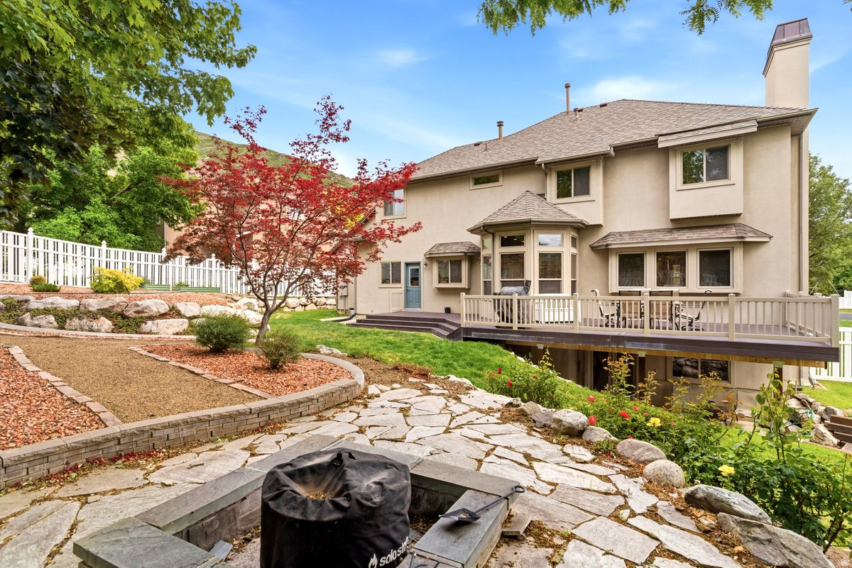 SPRING HOLLOW - Residential