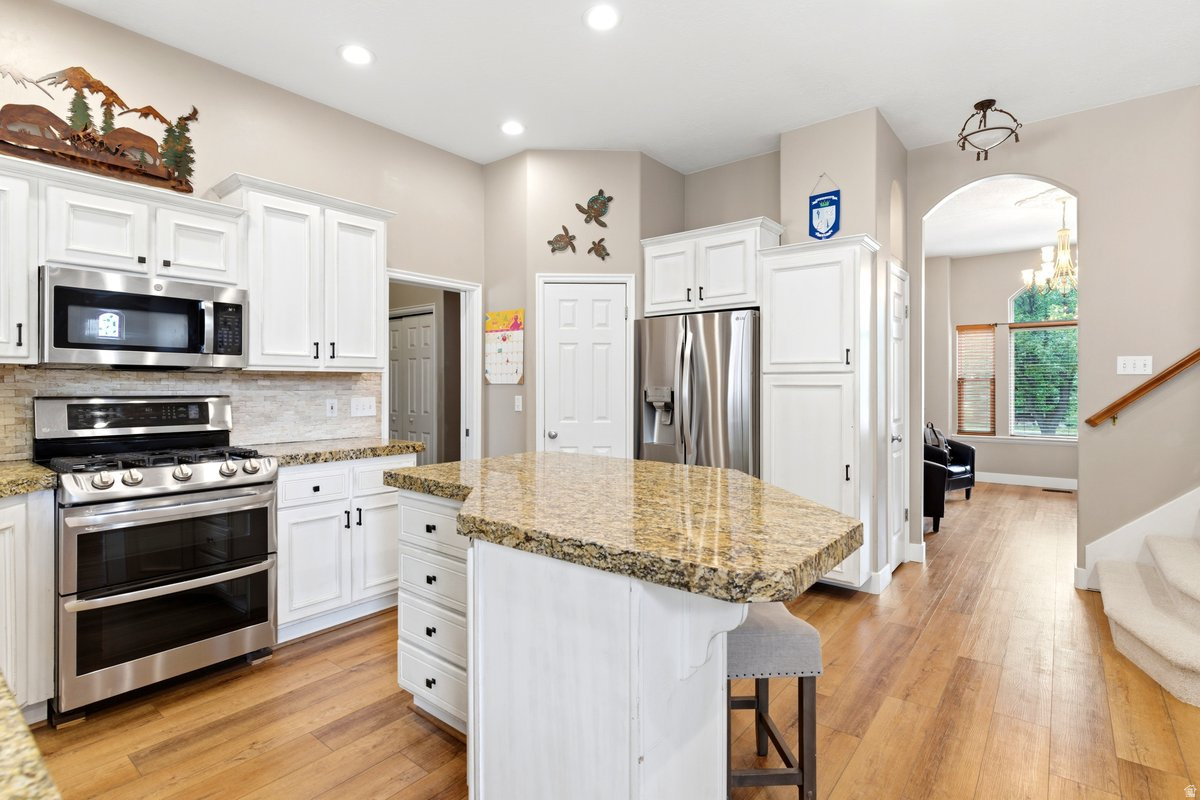 SPRING HOLLOW - Residential