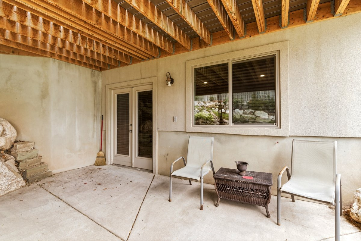 SPRING HOLLOW - Residential
