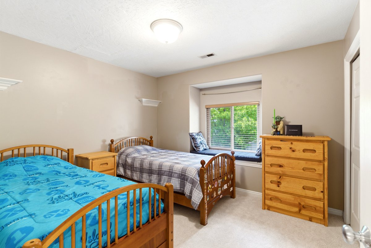 SPRING HOLLOW - Residential