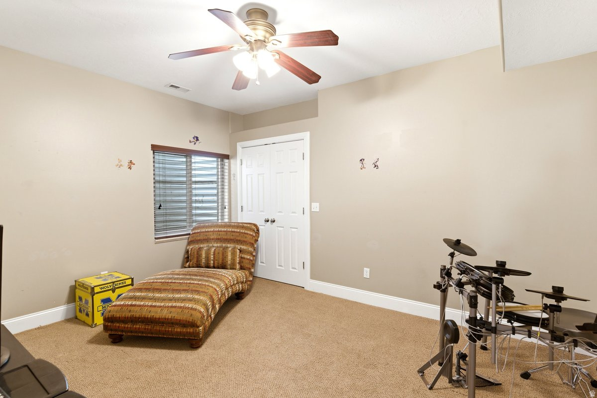 SPRING HOLLOW - Residential