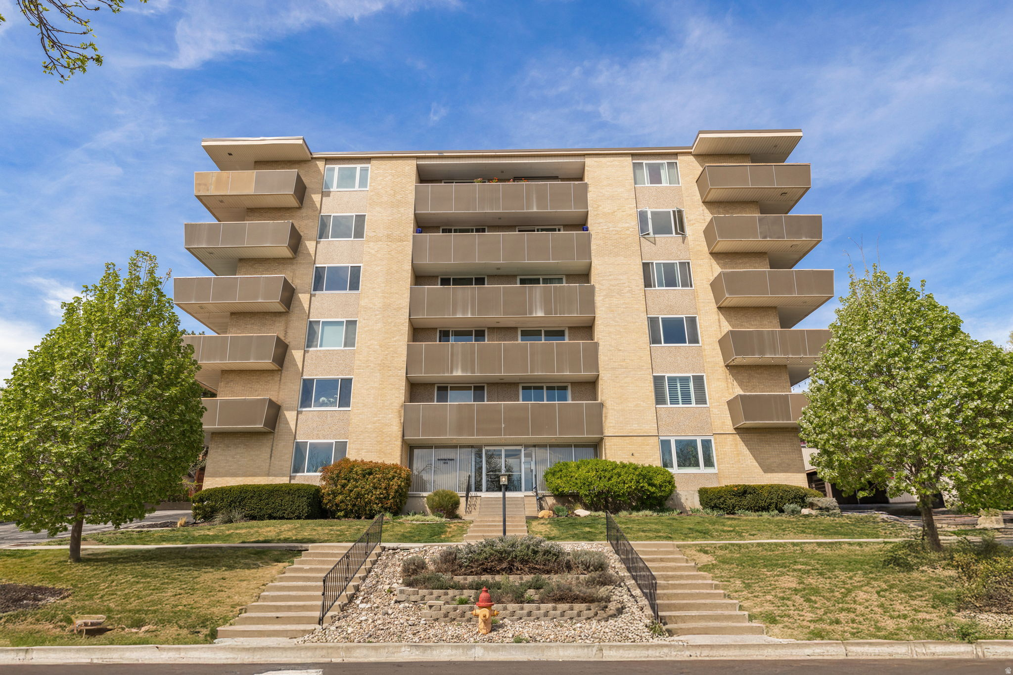 NORTHRIDGE H - Residential